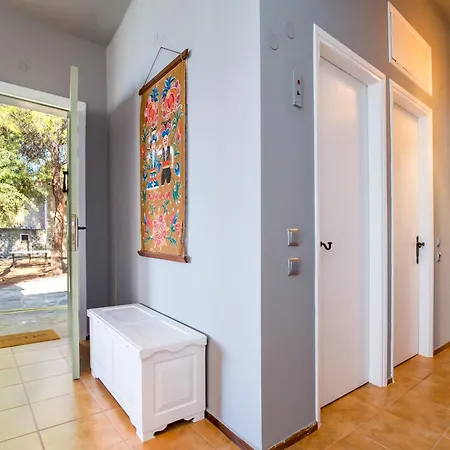 Cleo Beachfront בית נופש פוטוס