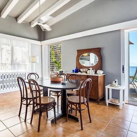 Cleo Beachfront בית נופש פוטוס