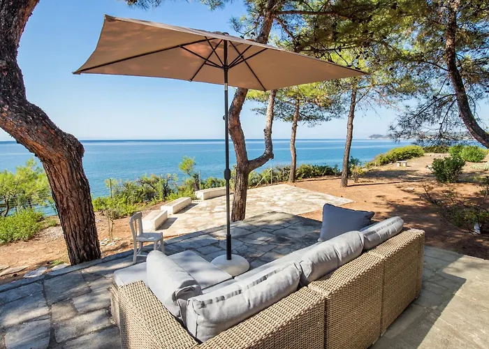 Cleo Beachfront *